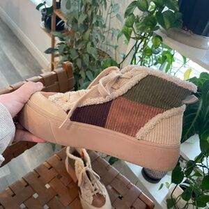 Stylish Women's High-Top Sneakers